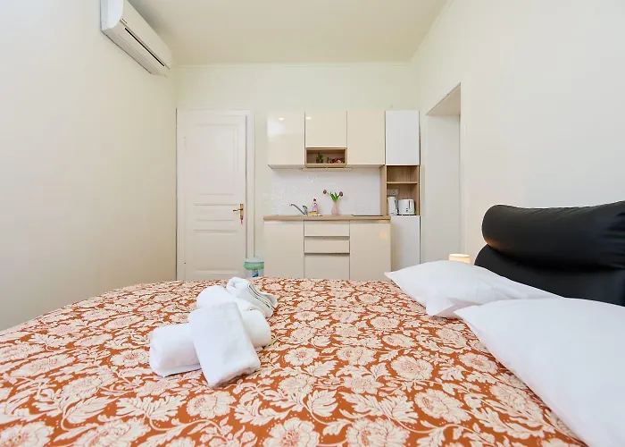 Spacious 4 Bedroom Dubrovnik Apartment