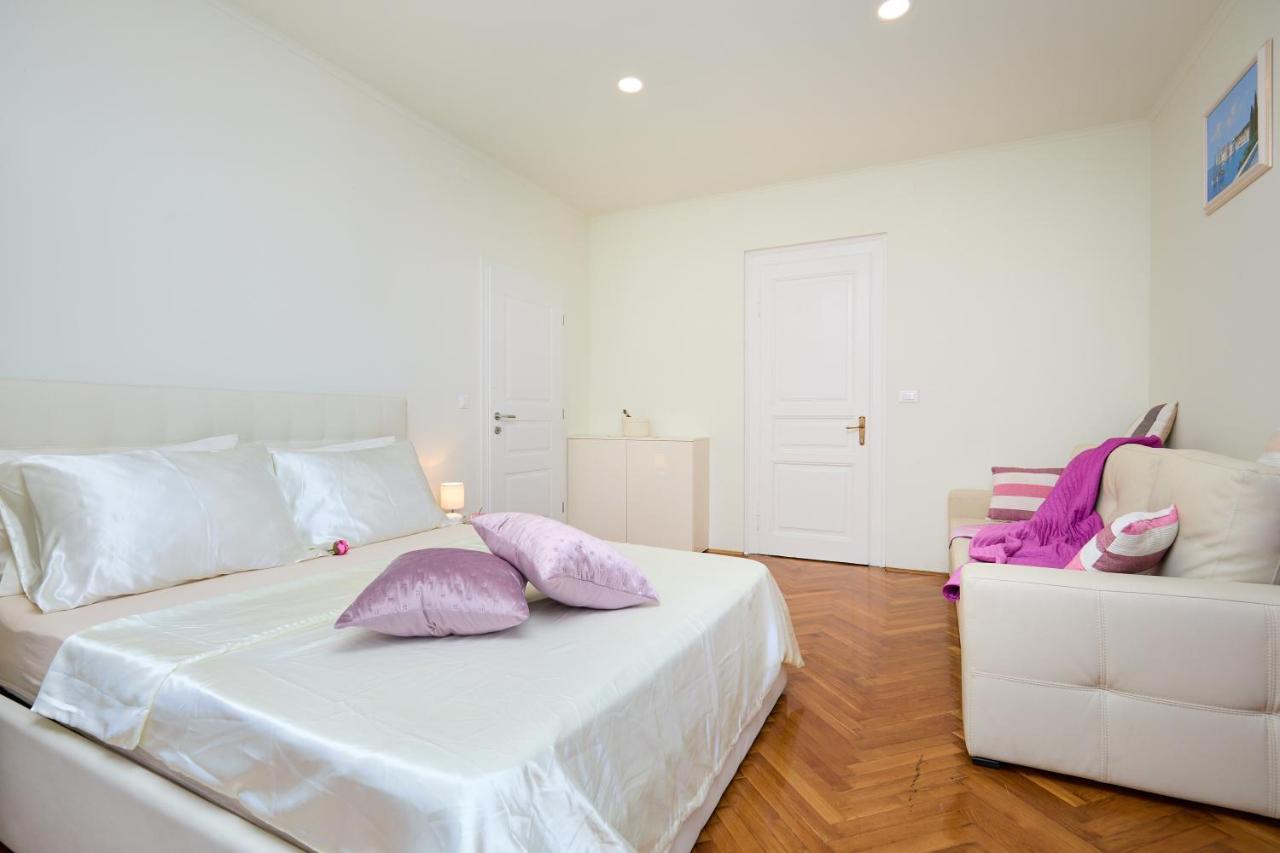 Apartment Spacious 4 Bedroom