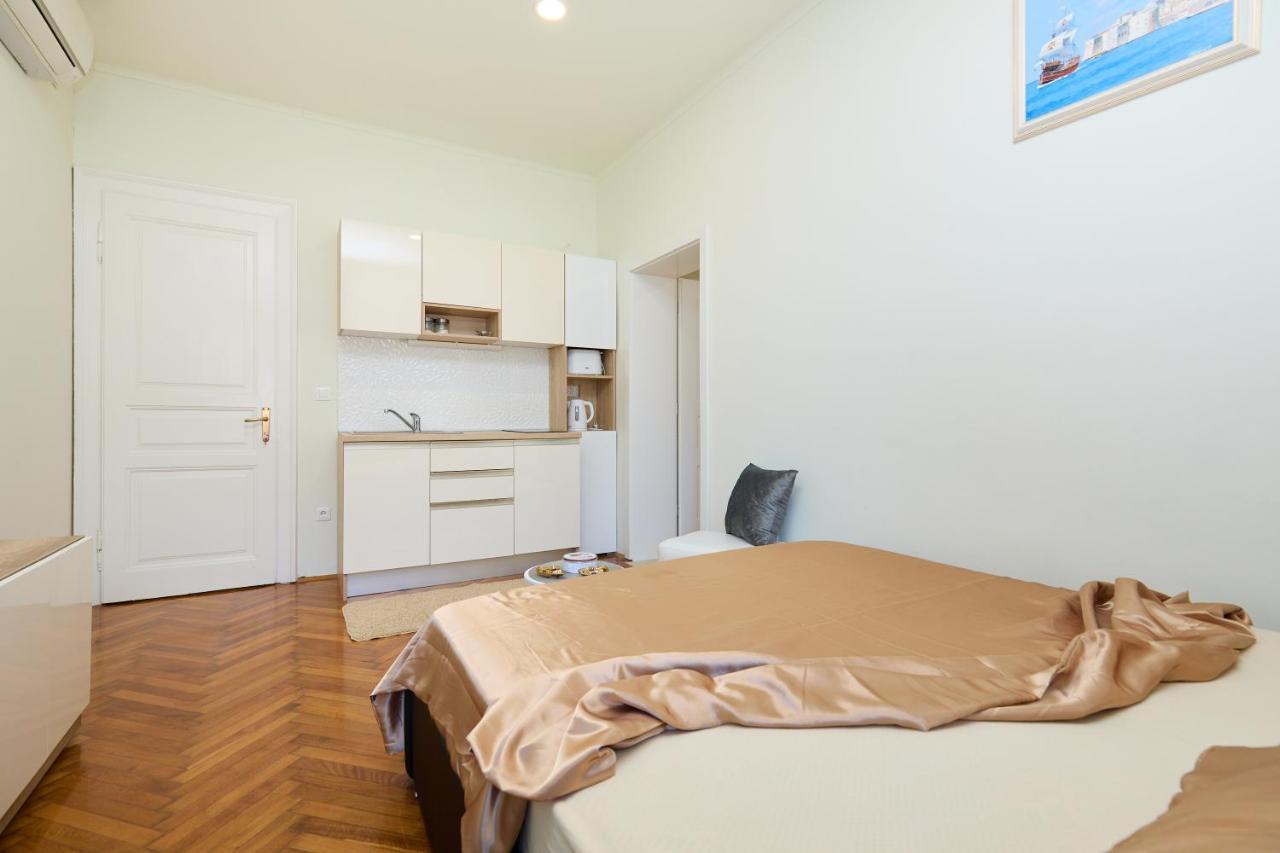 Spacious 4 Bedroom Apartment Dubrovnik