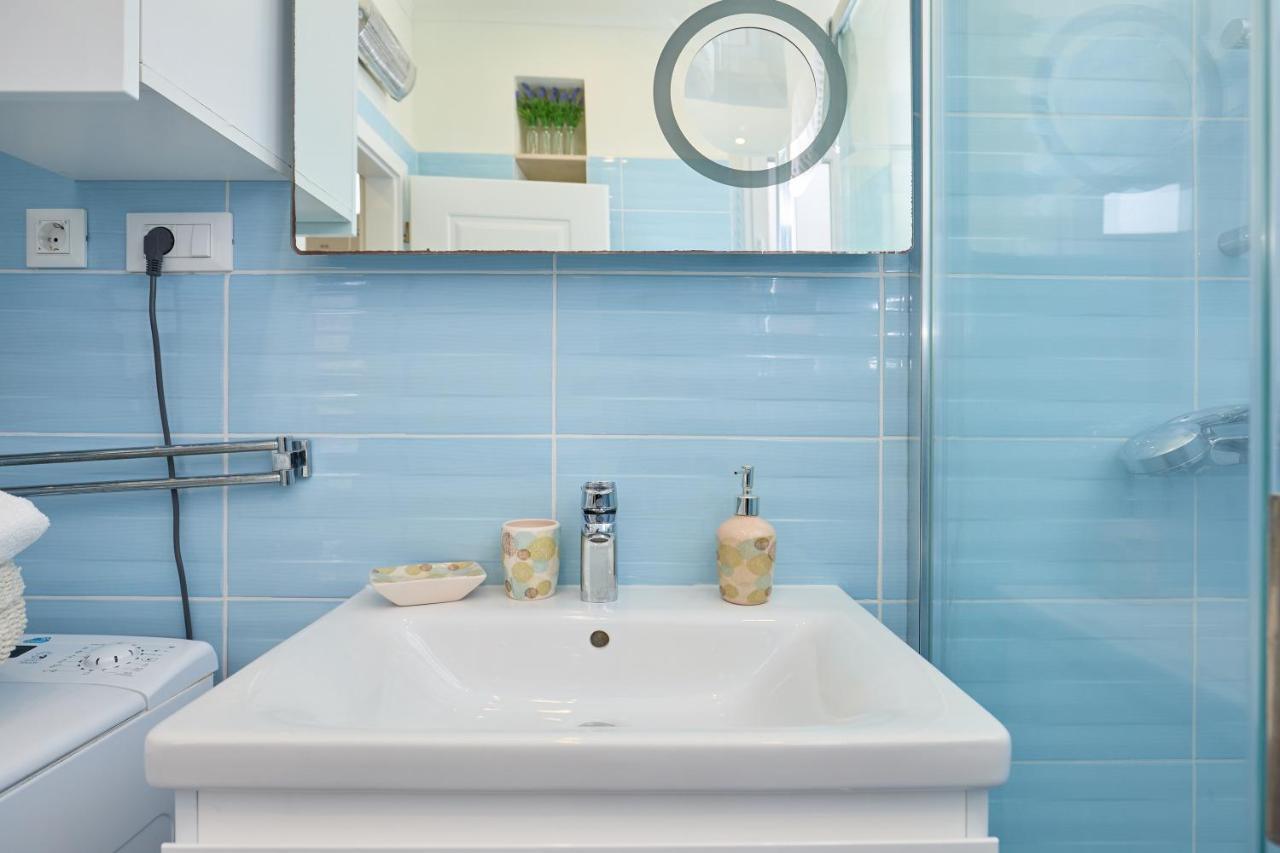 Spacious 4 Bedroom Appartamento *