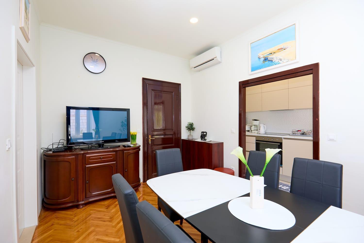 Spacious 4 Bedroom *