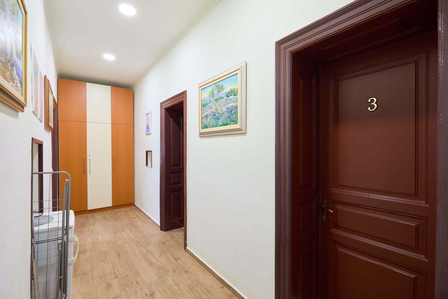 Apartment Spacious 4 Bedroom